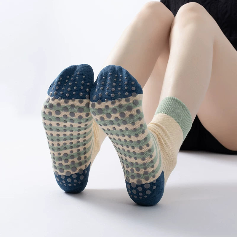 Crystorax | Contrast Stripe Non-Slip Yoga Socks for Women, Mid-Calf Pilates Socks for Indoor Fitness and Floor Training